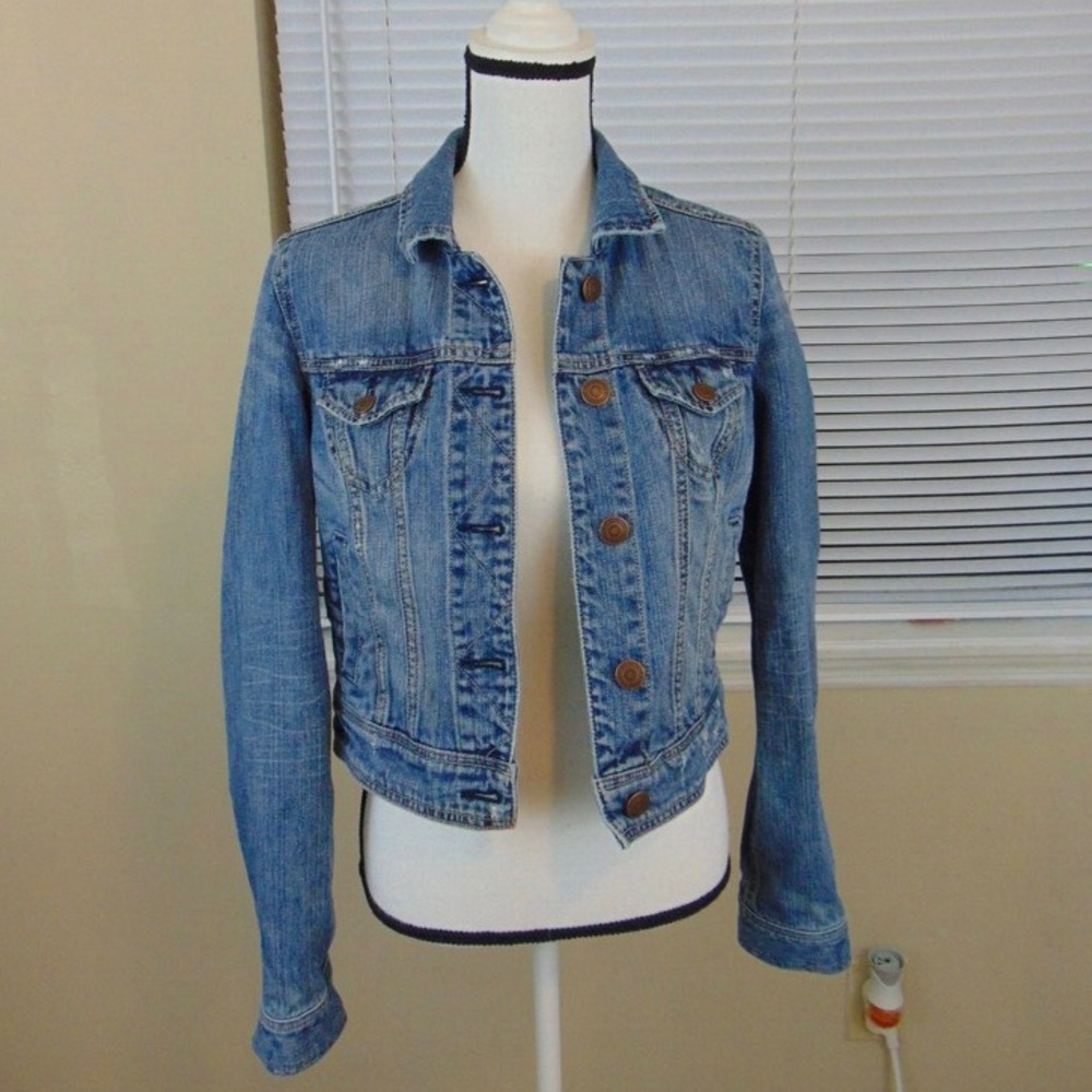 American Eagle Distressed Jean Jacket Sz. Medium